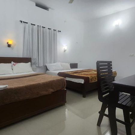 Pkn Homestay Thekkady Kumily Buitenkant foto