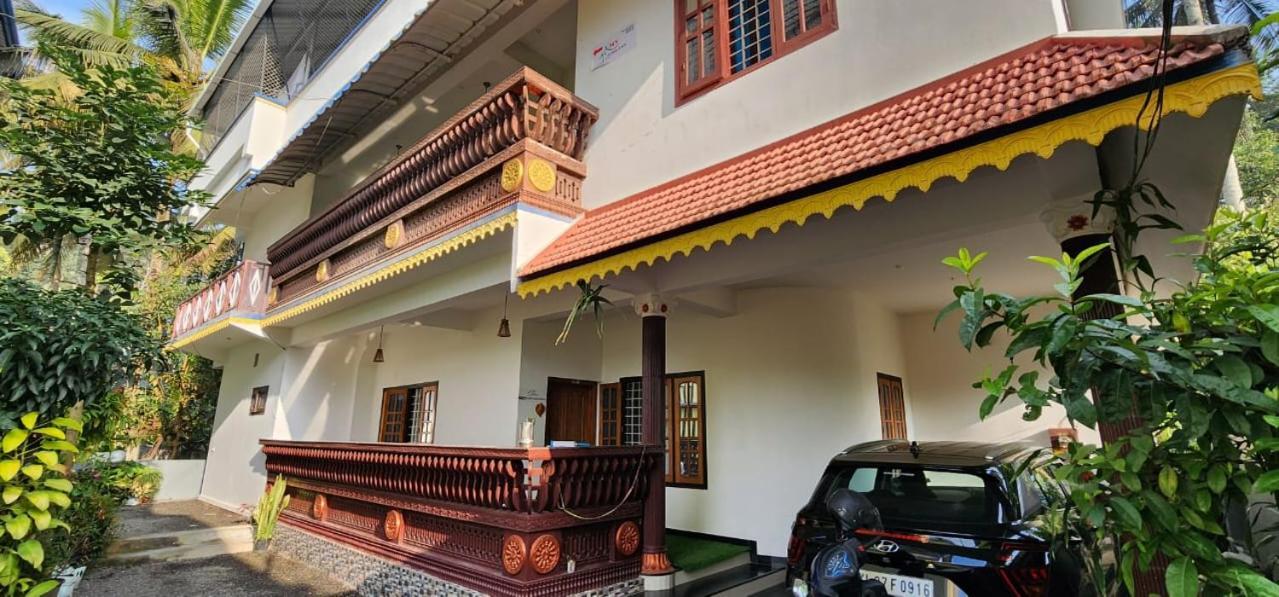 Pkn Homestay Thekkady Kumily Buitenkant foto