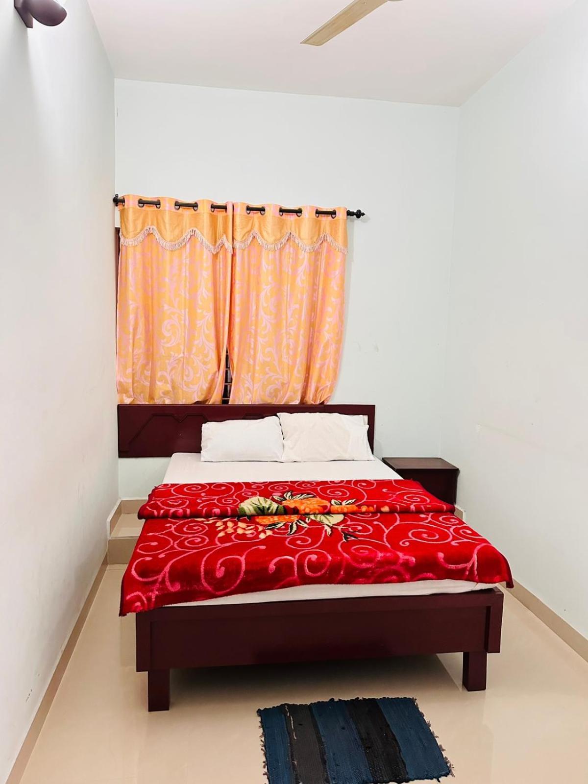 Pkn Homestay Thekkady Kumily Buitenkant foto